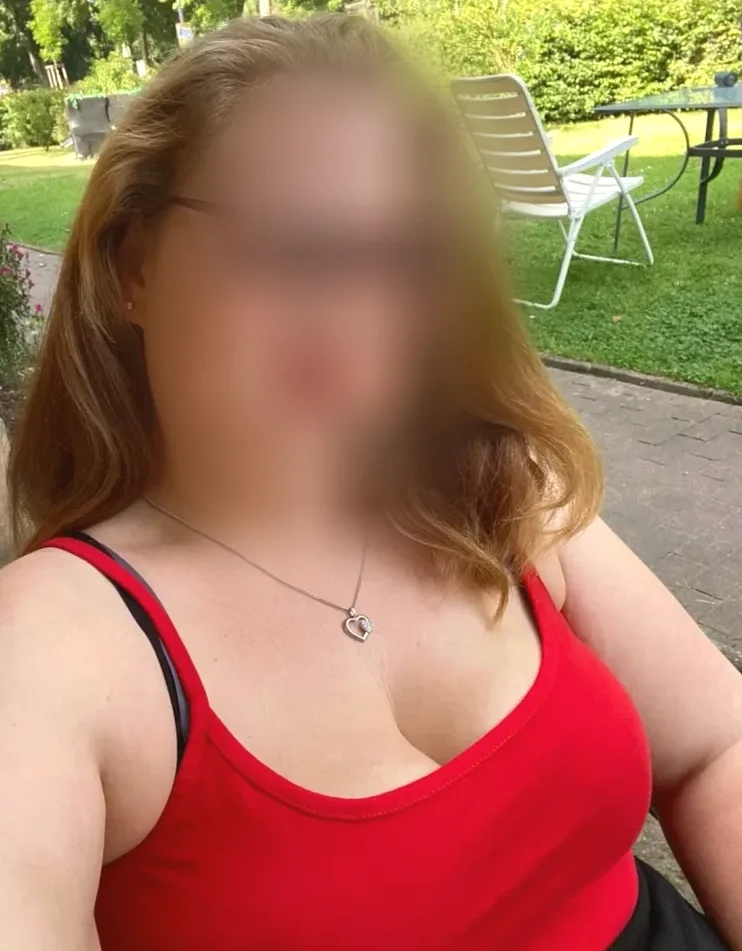 Fatma, 29