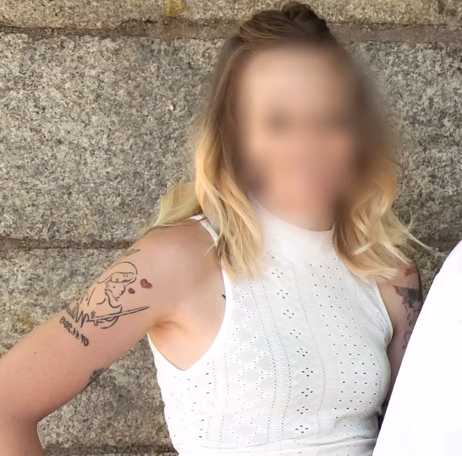 Hanna, 32