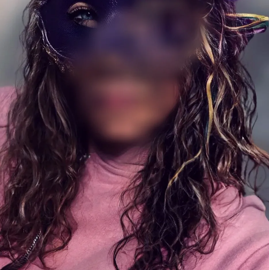 Laura, 31